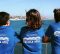 Alunos e professores dão as mãos junto ao mar para criar ‘corrente do oceano’ no Dia Escola Azul