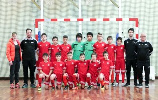 Infantis da ADCR Caxinas são campeões distritais de Futsal
