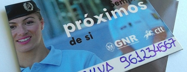 GNR faz ação de distribuição de ímanes a idosos