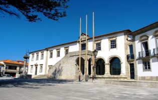 Câmara de Vila do Conde vai receber 588.145 euros em juros de mora de IMI e IMT
