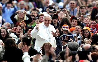 Câmara de Vila do Conde dá tolerância de ponto pela visita do Papa Francisco