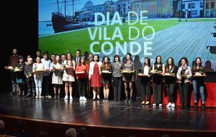 Câmara Municipal entrega Prémio Escolar Municipal na sessão do Dia de Vila do Conde