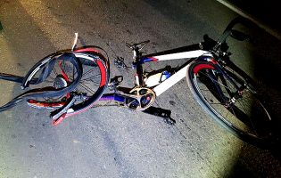 Ciclista morre de madrugada em acidente na EN104 que liga Vila do Conde à Trofa