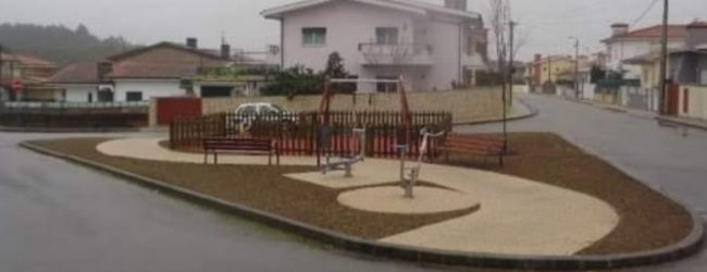 Câmara de Vila do Conde instala parque infantil na freguesia de Malta que está a gerar polémica