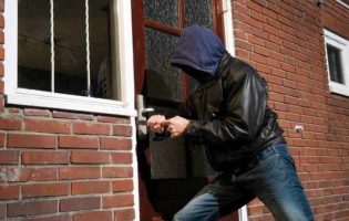 Suspeito de oito furtos em Vila do Conde, Póvoa de Varzim e Maia fica em prisão preventiva