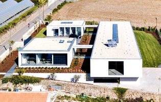 Arquiteto Raulino Silva premiado nos EUA por Hotel Domi Canis Cattus em Vila do Conde