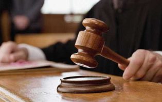 Casal do Porto e de Vila do Conde acusado de vender quatro filhos pede instrução do processo