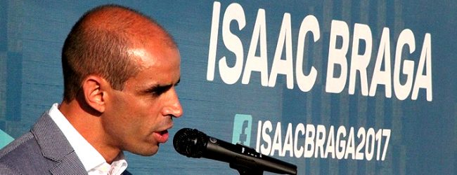 Isaac Braga abandona NAU “desiludido” com Elisa Ferraz e manifesta apoio ao socialista Vítor Costa
