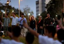Pais solidarizam-se com professora agredida na Póvoa de Varzim e fazem cordão humano