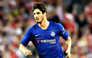 Médio do Rio Ave Futebol Clube Lucas Piazon lamenta “falta de oportunidades” no Chelsea