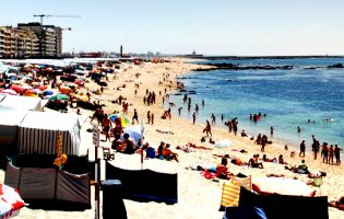 Póvoa de Varzim admite fiscalização nas praias e concessionários podem perder receitas