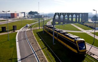 Metro do Porto e PSP controlam deslocação de passageiros nas fronteiras entre concelhos
