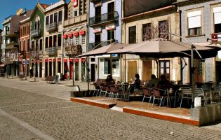 Póvoa de Varzim agiliza licenciamentos para criação e alargamento de esplanadas em cafés