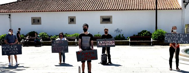 Vigília na Praça Vasco da Gama de Vila do Conde solicita “fundo de emergência” para a Cultura