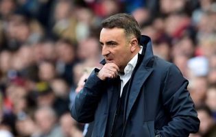 Treinador Carlos Carvalhal agredido durante tentativa de assalto por três encapuzados