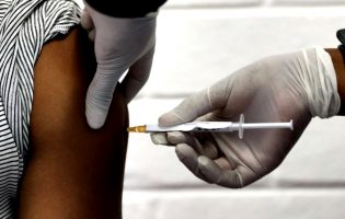 OMS recomenda vacinação contra a gripe para ajudar combate numa segunda onda de Covid-19