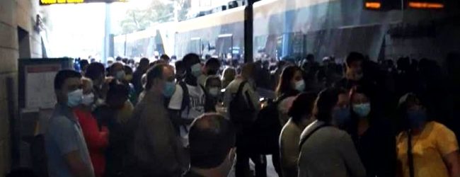 Utentes criticam metros “à pinha” e autocarros “lotados” nos transportes públicos do Porto