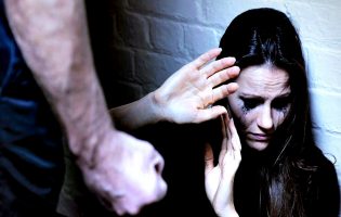4 homens indiciados por violência doméstica na Póvoa de Varzim, na Trofa e em Vila do Conde