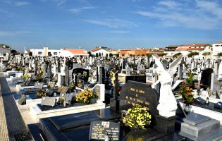 Câmara da Póvoa de Varzim encerra cemitérios municipais entre 31 de outubro e 1 novembro
