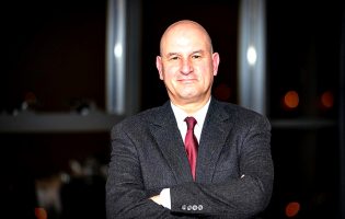Ex-Ministro da Saúde Leal da Costa admite novo Estado de Emergência para combater Covid-19