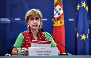 Ministra da Saúde diz que Portugal assiste a “alguma desaceleração” da pandemia de Covid-19