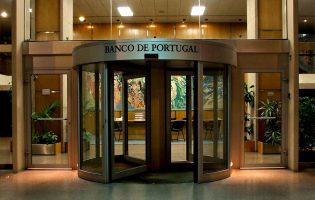 Banco de Portugal espera que o Produto Interno Bruto suba 3,9% em 2021 e 4,5% em 2022