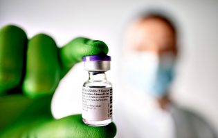 Infarmed diz que aprovação da vacina contra a Covid-19 é passo decisivo no combate à pandemia
