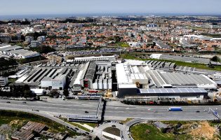 Trabalhadores da Efacec pedem nacionalização e acusam Governo de Portugal de “falta de caráter”