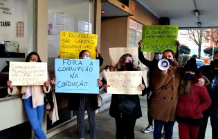 Alunos e pais lesados da Escola de Condução “A Desportiva” do Norte acusam gestor de “roubo”