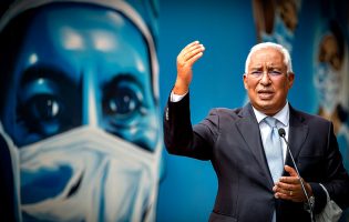 António Costa diz que Portugal terá 70% dos adultos vacinados contra a Covid-19 este verão