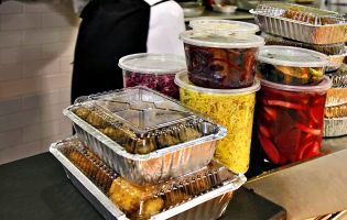 Famalicão vai alargar a entrega gratuita de refeições em casa a todos os dias da semana