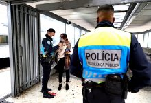Homem e mulher com Covid-19 apanhados pela PSP a passear e a trabalhar em Vila do Conde