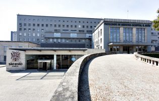 Hospital São João do Porto registou taxas de 85% em algumas áreas e próximos dos 95% em outras