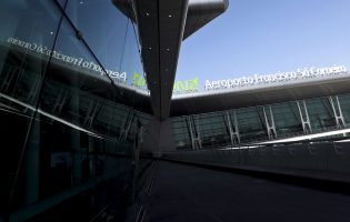 SEF interceta seis passageiros portugueses no Aeroporto do Porto com testes à Covid-19 falsos