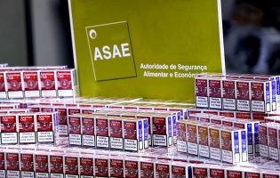 ASAE apreendeu em Matosinhos 12 mil maços de tabaco de contrabando no valor de 54 mil euros