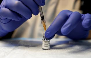MP já instaurou 33 inquéritos relacionados com irregularidades na vacinação contra a Covid-19