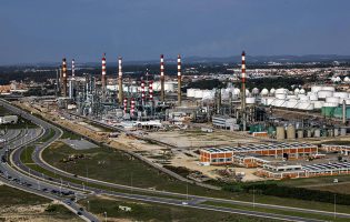 Matosinhos cria grupo de trabalho para avaliar impacte do encerramento da refinaria da Galp