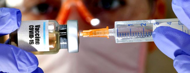 Ministério da Saúde diz que cerca de 370 pessoas já confirmaram por SMS agendamento da vacina