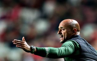 Benfica vence Rio Ave Futebol Clube na Luz por duas bolas a zero com golos de Seferovic e Pizzi