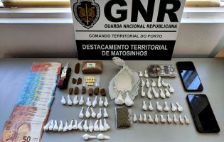 Homem e mulher detidos pela GNR por tráfico de droga na freguesia de Gião em Vila do Conde