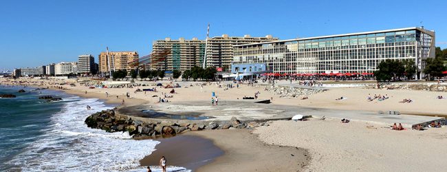 Praia de Matosinhos é a de maior lotação na região Norte e tem capacidade para 8.300 pessoas