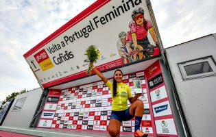 Ciclista vilacondense Raquel Queirós vence a primeira Volta a Portugal feminina em bicicleta