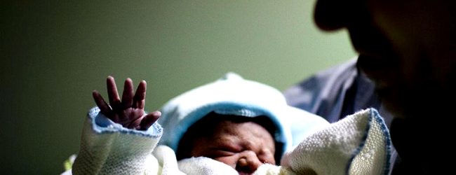 Associação apela à ERS para repor legalidade nas maternidades que ainda proíbem acompanhante
