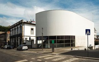 Projeto para universidade em Londres vence Prémio de Arquitetura Mies van der Rohe