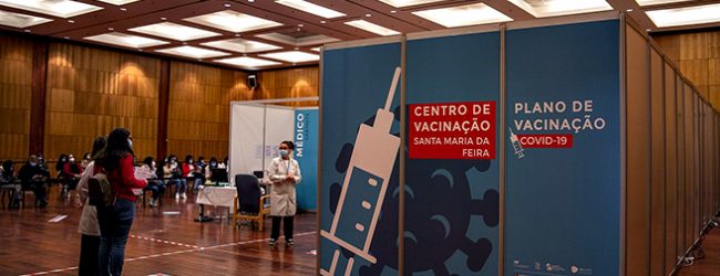 Autarcas da Área Metropolitana do Porto querem parar de ser “barrigas de aluguer” na vacinação