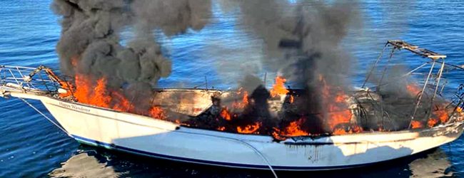 Incêndio em veleiro obriga a resgate de tripulante do mar ao largo da costa da Póvoa de Varzim