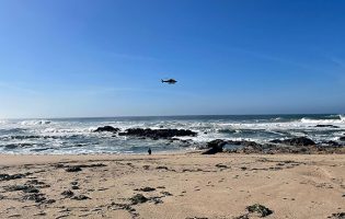 Buscas por militar desaparecida na Praia da Lagoa da Póvoa de Varzim com meios reforçados