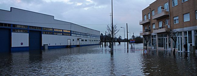 Chuva e cheias do rio Ave provocam inundações um pouco por todo o concelho de Vila do Conde