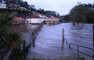 Vila do Conde, Póvoa, Matosinhos, Porto e Gaia cancelam festas de Ano Novo por mau tempo