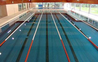 Edifício das piscinas municipais de Vila do Conde evacuado devido a incidente com cloro
